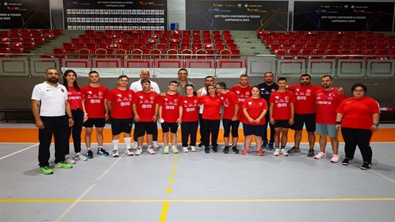 İl Müdürü Özdemir, Atletizm Milli Takımını Ziyaret Etti
