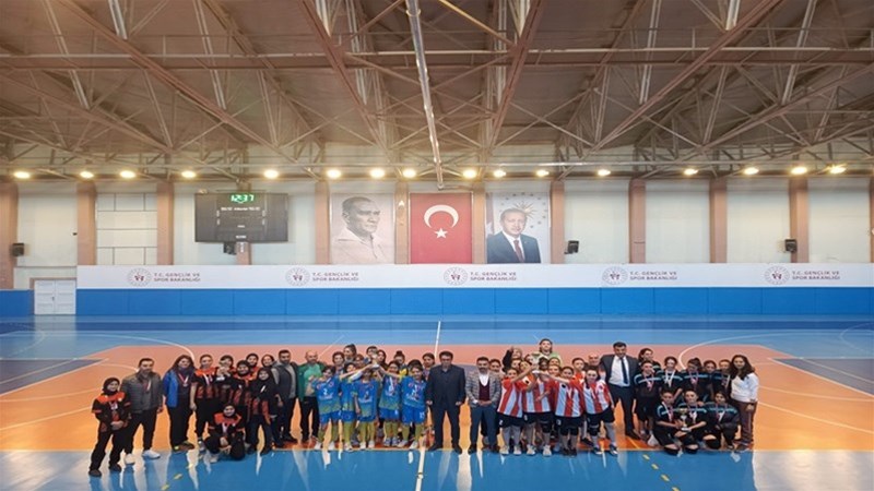 Okul Sporları Yıldızlar Hentbol Müsabakaları Sona Erdi	