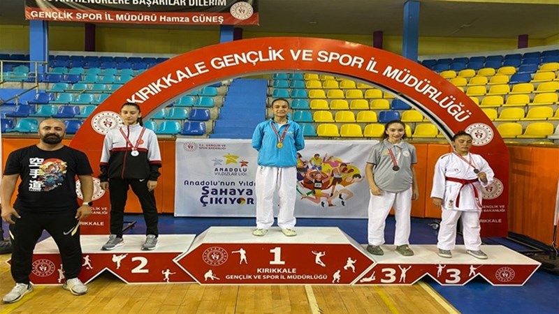 Nevşehirli Sporculardan ANALİG Karate Grup Müsabakalarında Üç Madalya