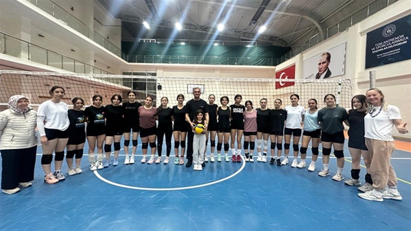 İl Müdürü Keskin'den Sporculara Moral Ziyareti